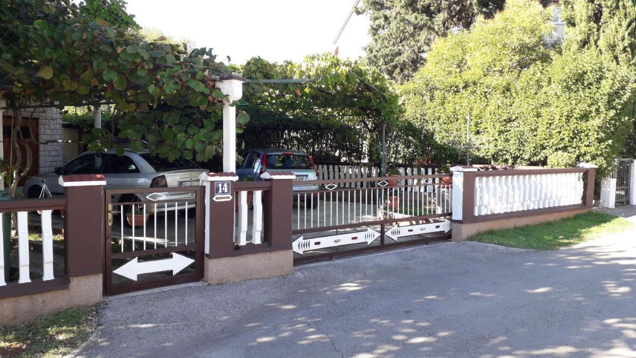 אומאג Apartman Darja מראה חיצוני תמונה